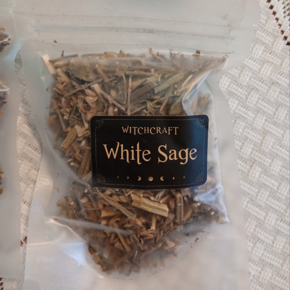 Small Herb Bundle ..